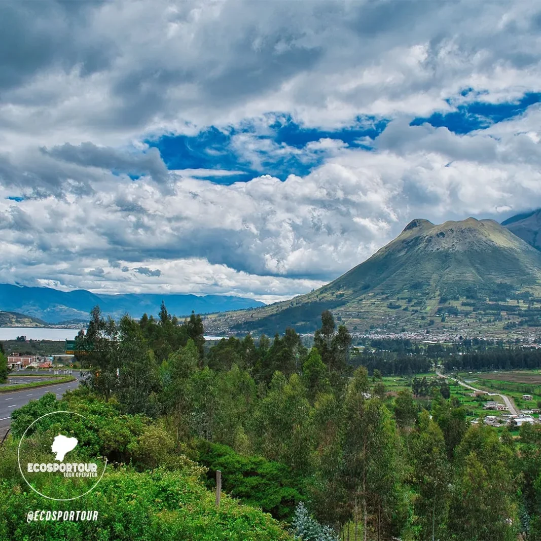 Imbabura Volcano Acclimatization Hike — Ecosportour, Ecuador